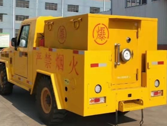 平罗凯龙爆破器材运输车：保障爆破任务的安全运行